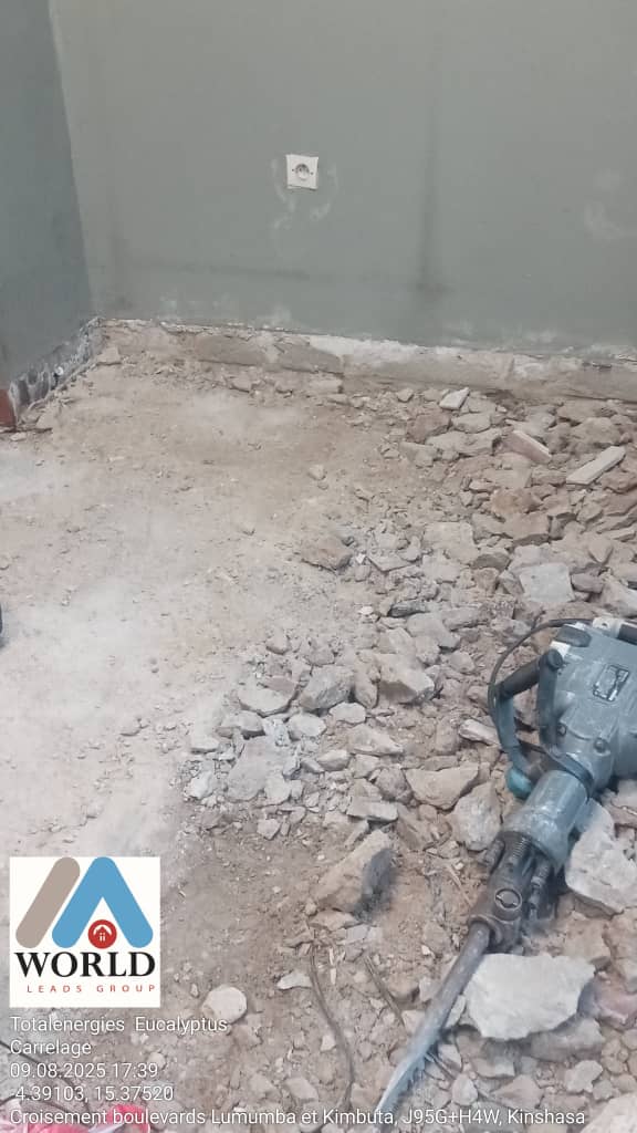 Pendant les travaux - Station-service Euchalyptus - Travaux de carrelage